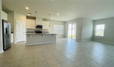 3085 Slough Creek Dr in Kissimmee, FL - Building Photo - Building Photo