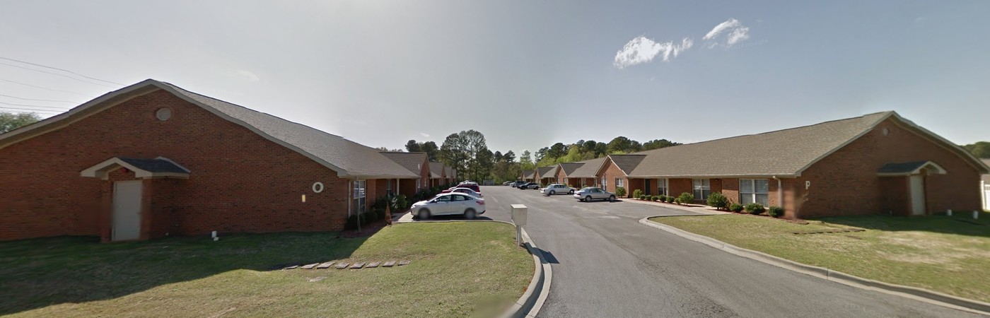 Pinehurst Apartments in Florence, AL - Foto de edificio