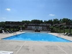 12 Williamsburg Ct in Shrewsbury, MA - Building Photo - Building Photo