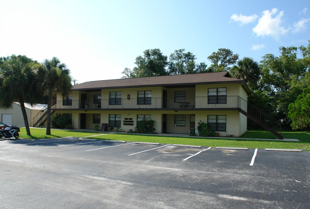 Vanessa Apartments in Daytona Beach, FL - Building Photo