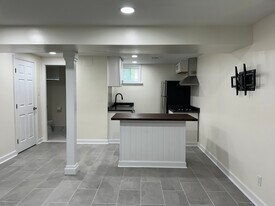 8406 Spruce Hill Dr in Laurel, MD - Building Photo