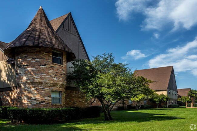 Castlewood Apartments in Shreveport, LA - Foto de edificio - Building Photo