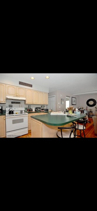 324 Rhode Island Ave, Unit 1 in Woonsocket, RI - Building Photo