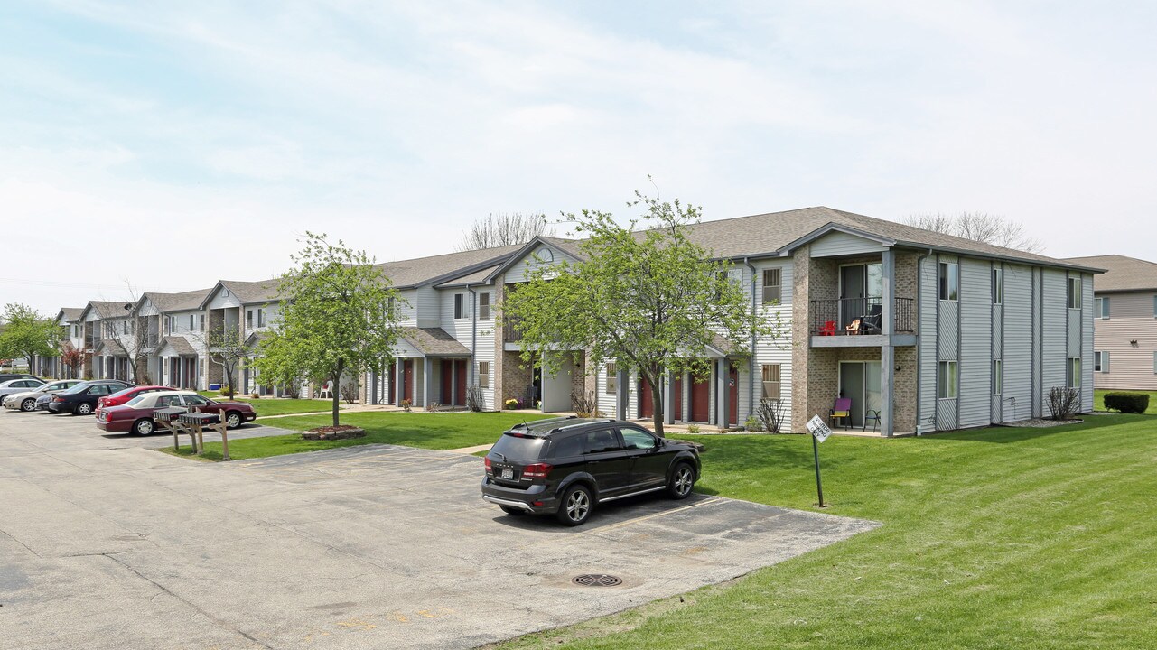 Chicory Place Apartments in Racine, WI - Foto de edificio