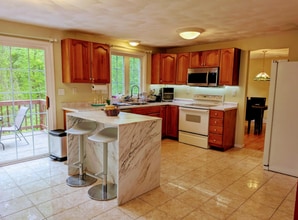 7 Van Norden Rd in Burlington, MA - Foto de edificio - Building Photo