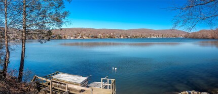 1050 NY-292 in Holmes, NY - Building Photo - Building Photo