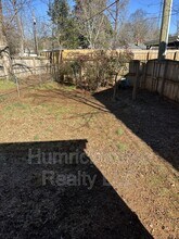 5225 Valley Stream Rd in Charlotte, NC - Building Photo - Building Photo