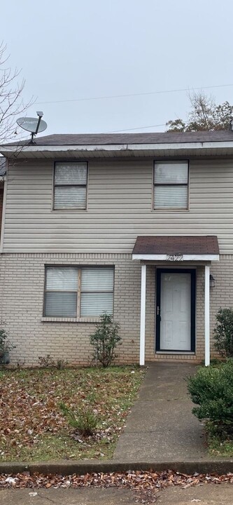 2422 Hampstead Dr in Birmingham, AL - Building Photo