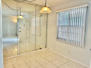801 SW 133rd Ter, Unit 105k in Pembroke Pines, FL - Foto de edificio - Building Photo