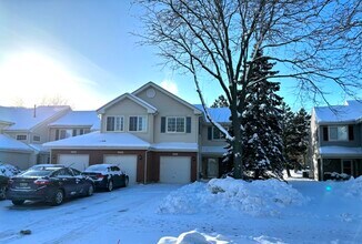 2711 Odlum Dr in Schaumburg, IL - Building Photo - Building Photo