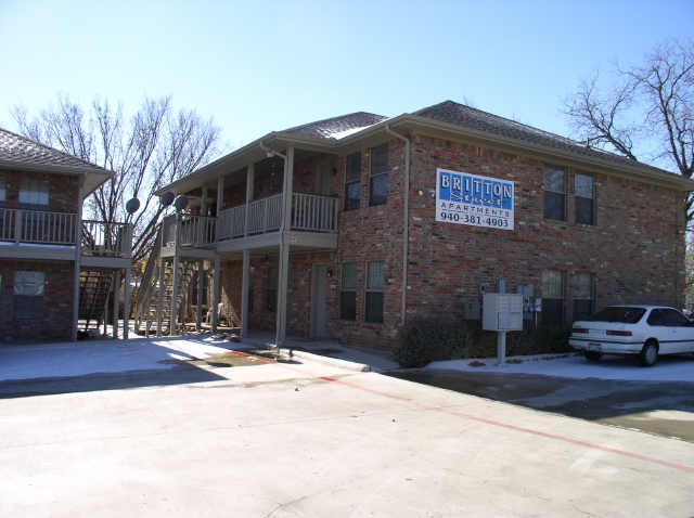 115 W Britton St in Krum, TX - Foto de edificio - Building Photo