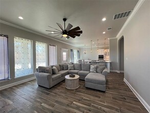 101 Hearthstone Ct in Weatherford, TX - Building Photo - Building Photo