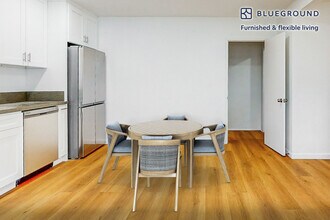 7949 Romaine St in West Hollywood, CA - Building Photo - Building Photo