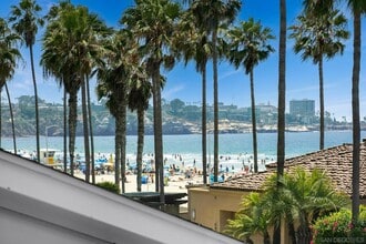 8471 El Paseo Grande in San Diego, CA - Foto de edificio - Building Photo