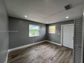 5417 NW 22nd St, Unit 5417 in Lauderhill, FL - Building Photo - Building Photo