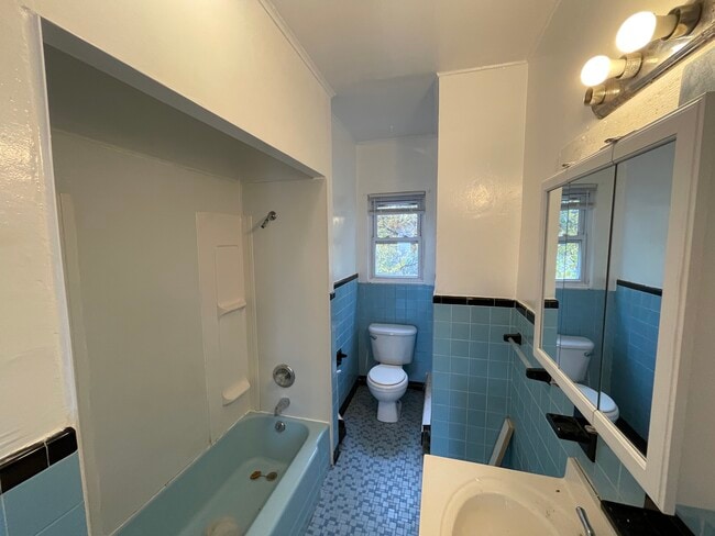 515 Columbus Ave, Unit 2