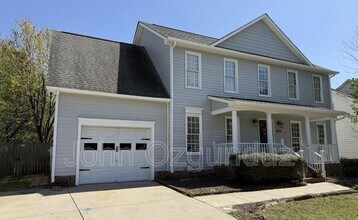 804 Falling Wind Ct in Raleigh, NC - Building Photo - Building Photo