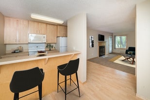 Prairiewood Estates in Fargo, ND - Building Photo