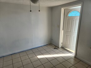 2021 Pennsylvania Ave in Grove City, FL - Foto de edificio - Building Photo