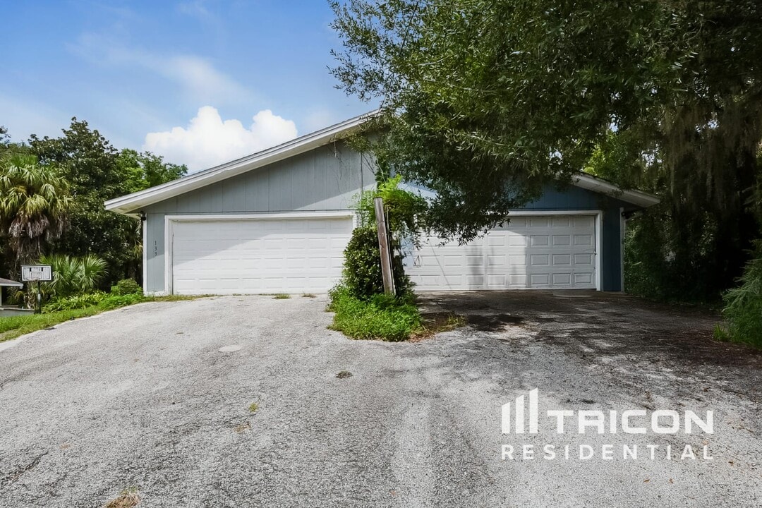 133 Forest Ln in Orange City, FL - Building Photo