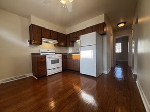 Monroe Street Apartments in Oswego, IL - Building Photo - Building Photo