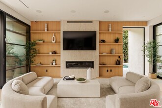 11937 Addison St in Los Angeles, CA - Building Photo - Building Photo