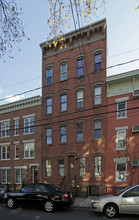 323 5th St in Jersey City, NJ - Foto de edificio - Building Photo