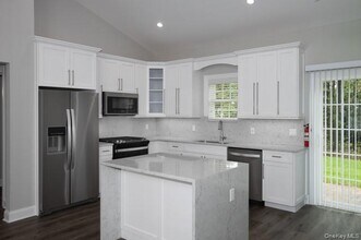 91 Sunlight Walk-Unit -91 in Holbrook, NY - Building Photo - Building Photo