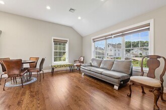 112A Westville Ave, Unit 1207 in Danbury, CT - Building Photo - Building Photo