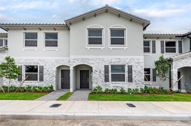 141 SE 11th St in Florida City, FL - Foto de edificio - Building Photo