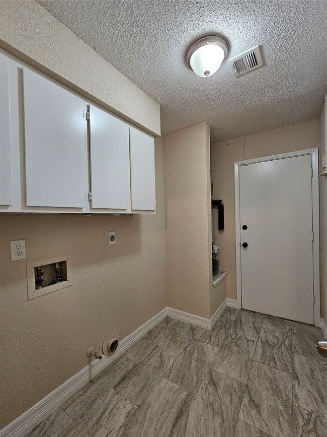 8314 Streamside Dr in Houston, TX - Building Photo - Building Photo