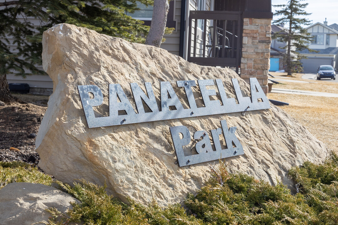 Panatella Park in Calgary, AB - Building Photo