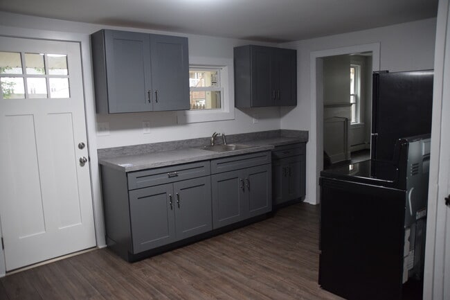 35 Main St, Unit Apt 2 in High Bridge, NJ - Building Photo - Building Photo