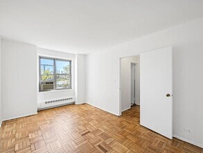 453 FDR Dr in New York, NY - Building Photo - Building Photo