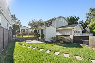 662 Rosecrans Ave in Manhattan Beach, CA - Building Photo - Building Photo