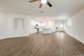 4848 Closed Grip Wy, Unit Shared in San Antonio, TX - Building Photo - Building Photo
