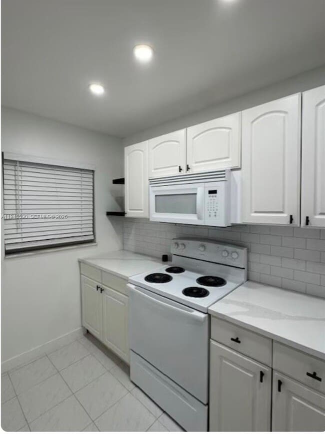 9460 Poinciana Pl in Davie, FL - Building Photo - Building Photo