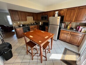 1227 Marywood Ct in Aurora, IL - Building Photo - Building Photo