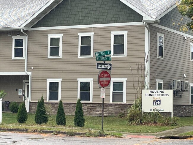 32 Virgil St-Unit -2nd FL in Binghamton, NY - Foto de edificio - Building Photo