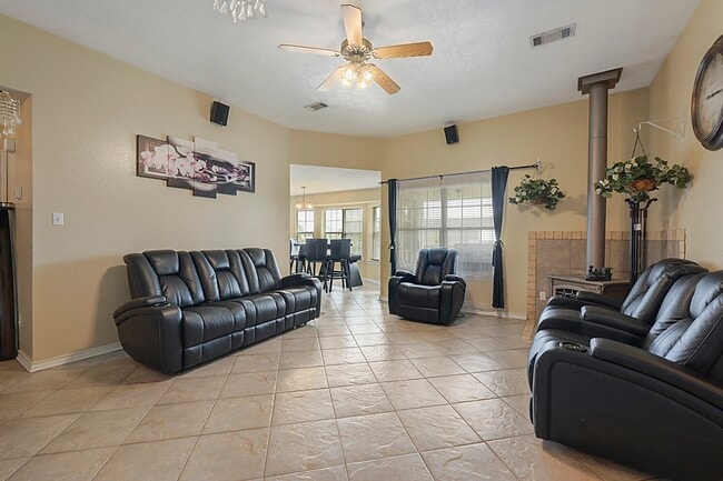 3983 Tiffany Trail in College Station, TX - Building Photo - Building Photo