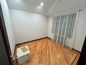 64-47 Dieterle Crescent in Queens, NY - Building Photo - Building Photo