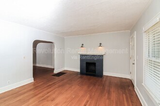 371 Haas Ave SE in Atlanta, GA - Building Photo - Building Photo