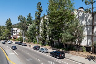 3480 Barham Blvd in Los Angeles, CA - Building Photo
