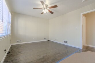 15 Crown St in Newark, NJ - Building Photo - Building Photo