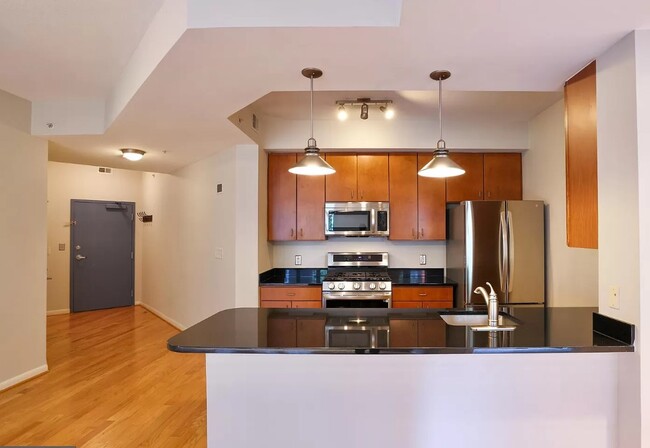 1001 L St NW, Unit 308 in Washington, DC - Building Photo - Building Photo