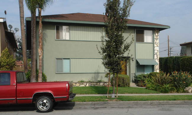 461 E Algrove St in Covina, CA - Foto de edificio - Building Photo