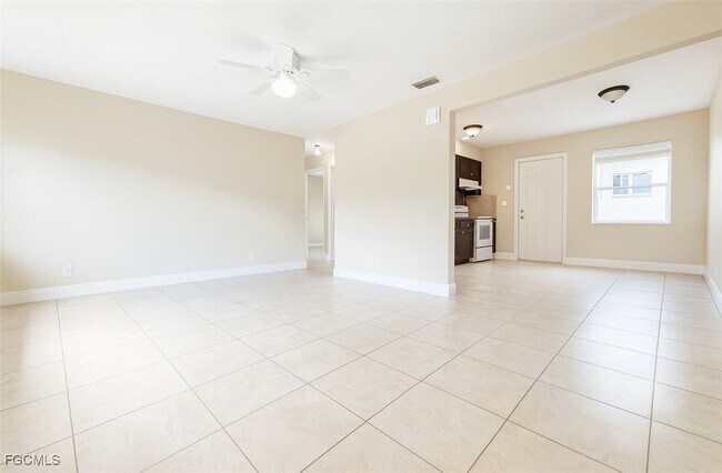 5417 Fourth Ave in Ft. Myers, FL - Building Photo - Building Photo