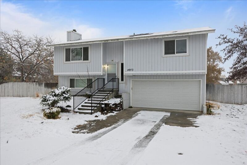 4973 Chukar Dr in West Richland, WA - Building Photo
