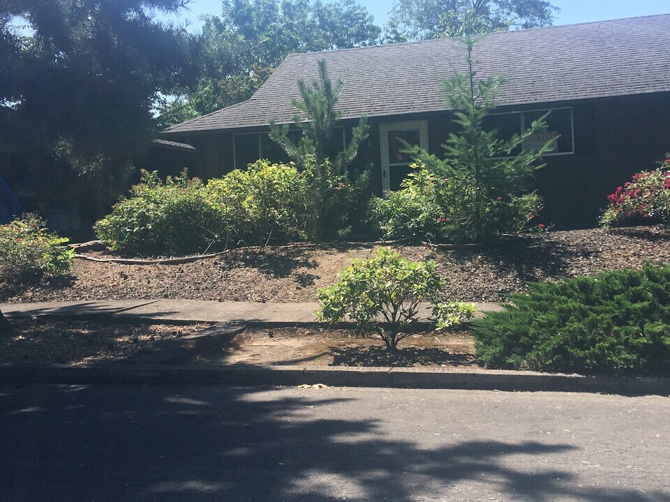 701-703 E 29th St in Vancouver, WA - Building Photo