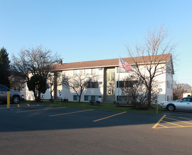 Brook Manor Apartment Homes in Syracuse, NY - Building Photo - Building Photo